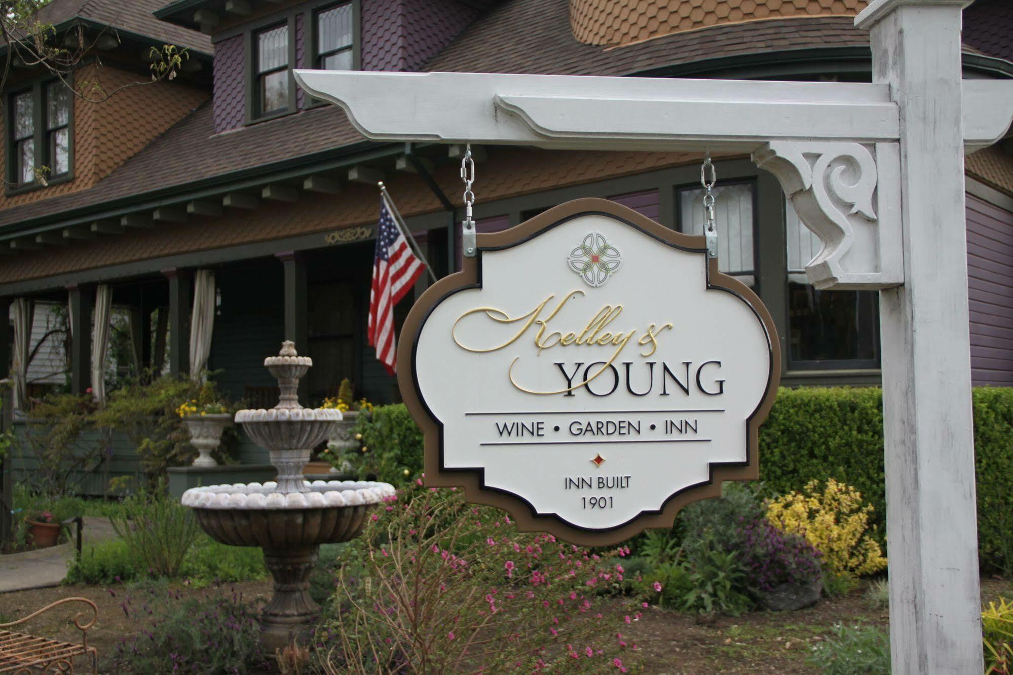 Kelley & Young Wine Garden Inn Cloverdale Exterior photo